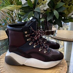 Stella McCartney
Stella McCartney Eclypse High-top
Sneakers Booties size 38 US 8